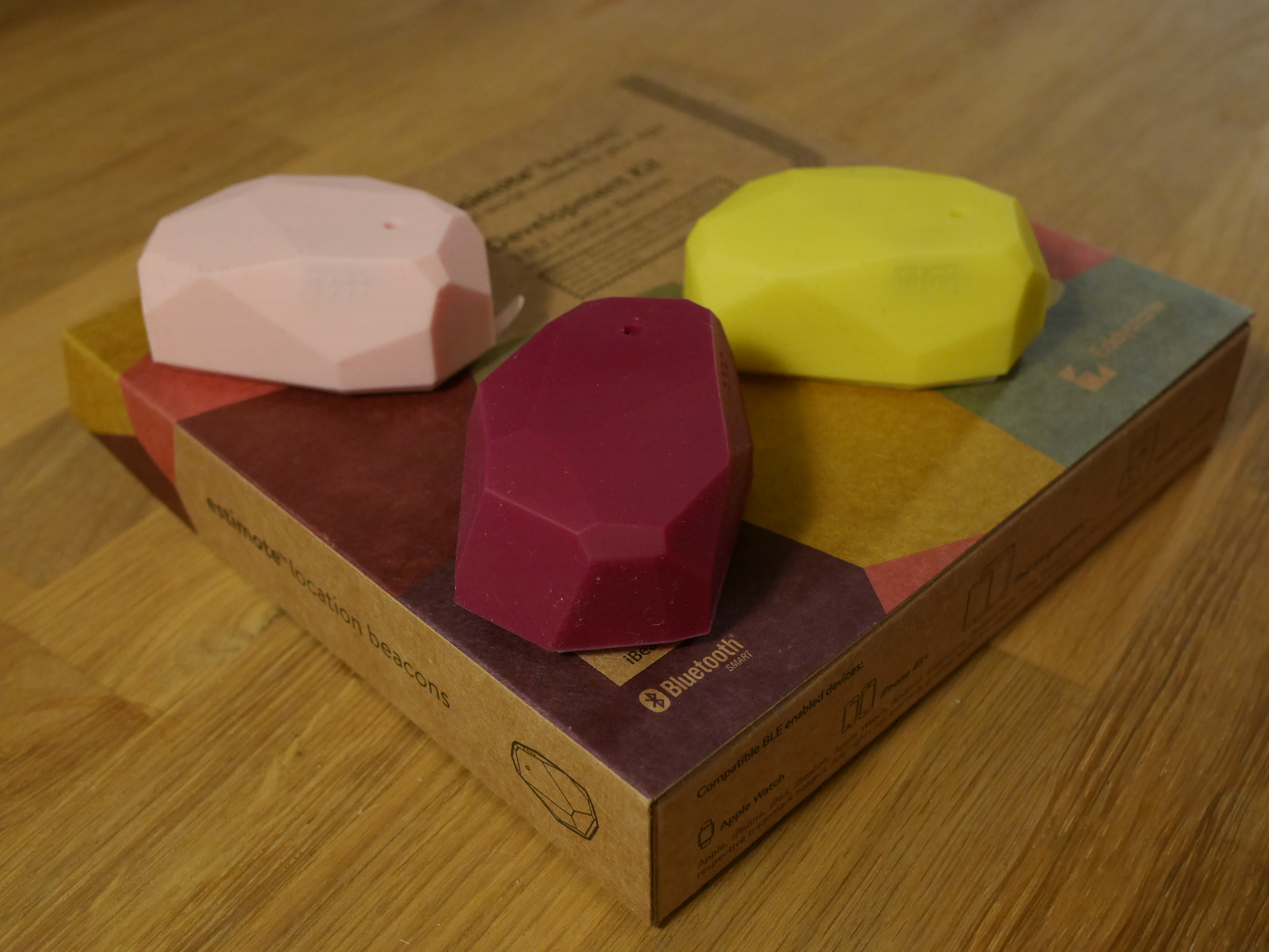 estimote_beacon_00